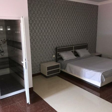 Liko Hostel Jerevan Buitenkant foto