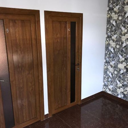Liko Hostel Jerevan Buitenkant foto