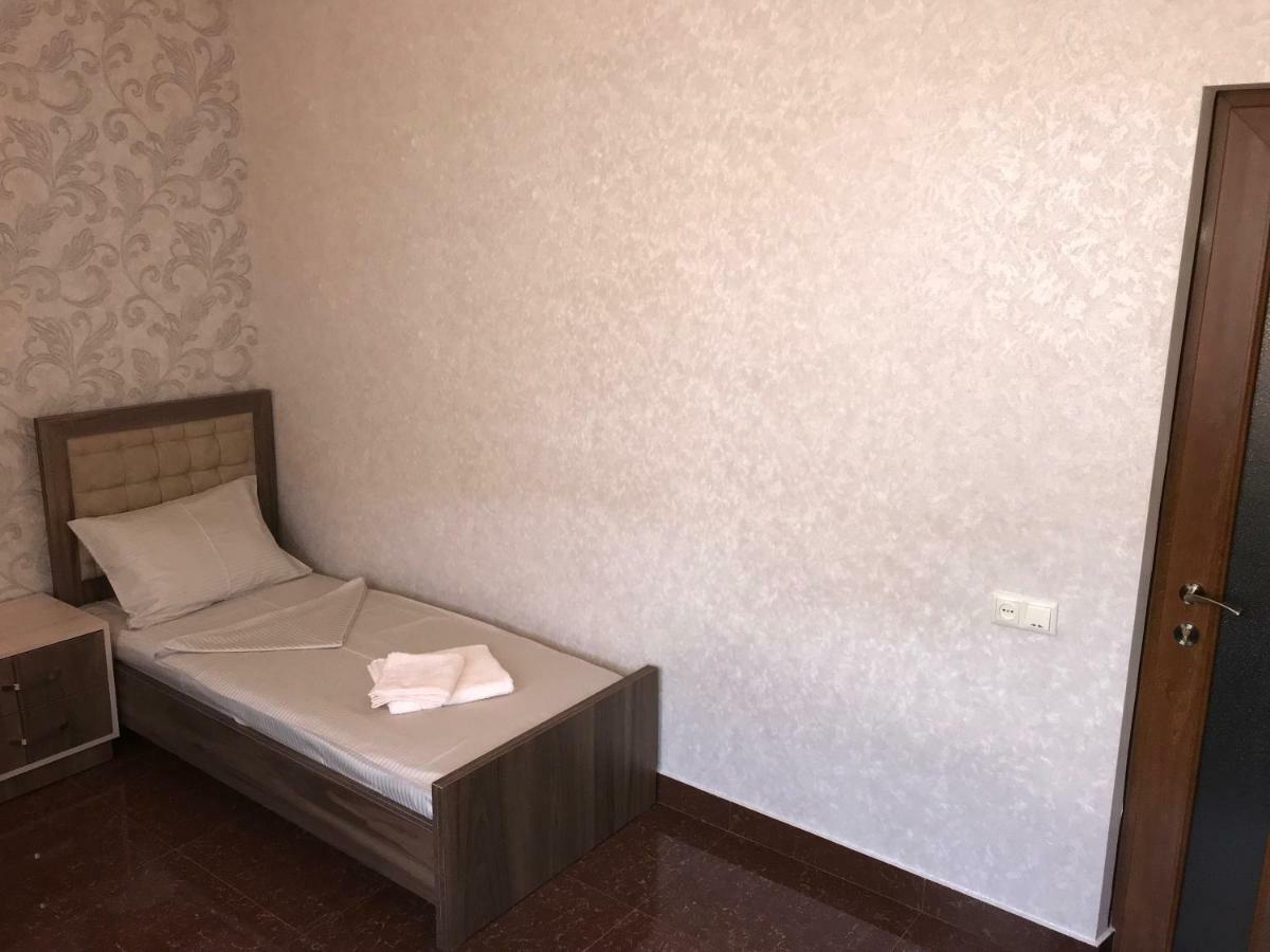 Liko Hostel Jerevan Buitenkant foto