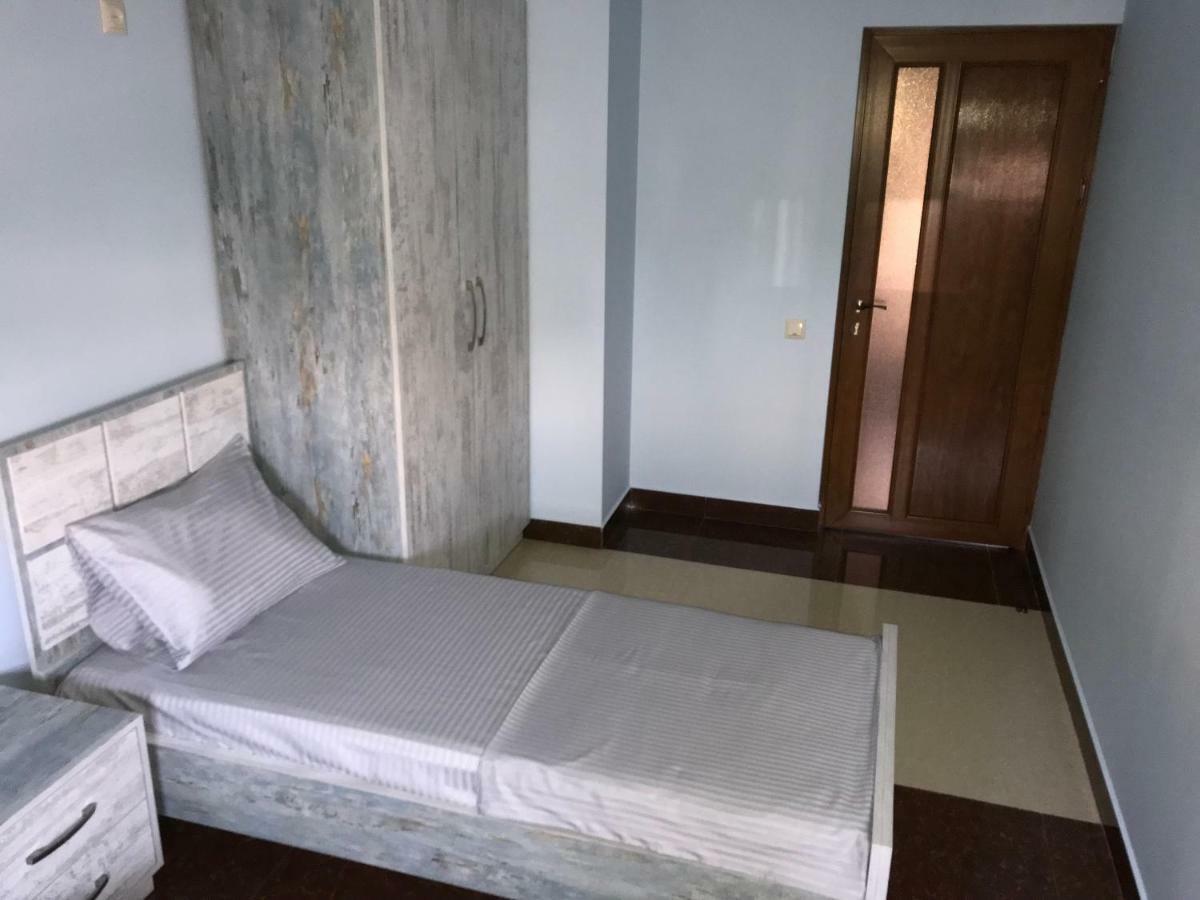 Liko Hostel Jerevan Buitenkant foto