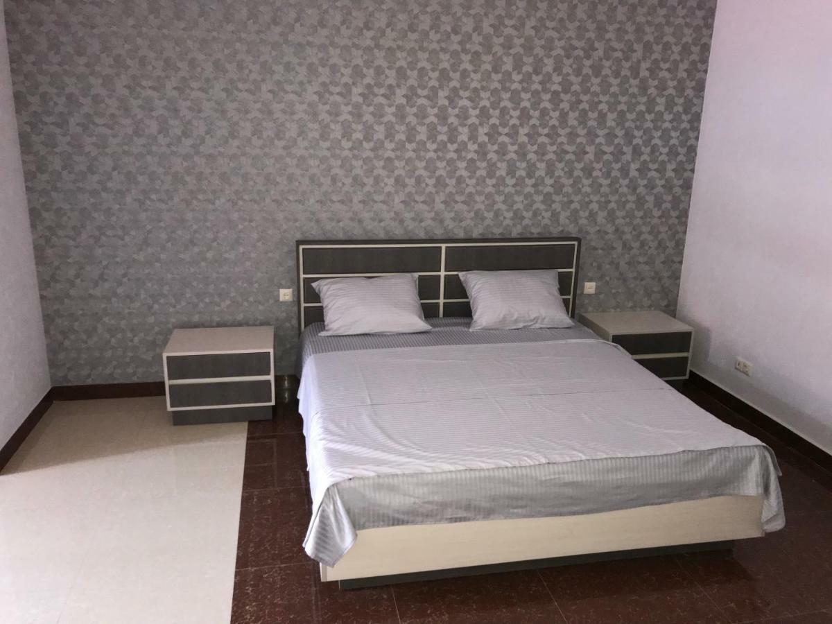 Liko Hostel Jerevan Buitenkant foto