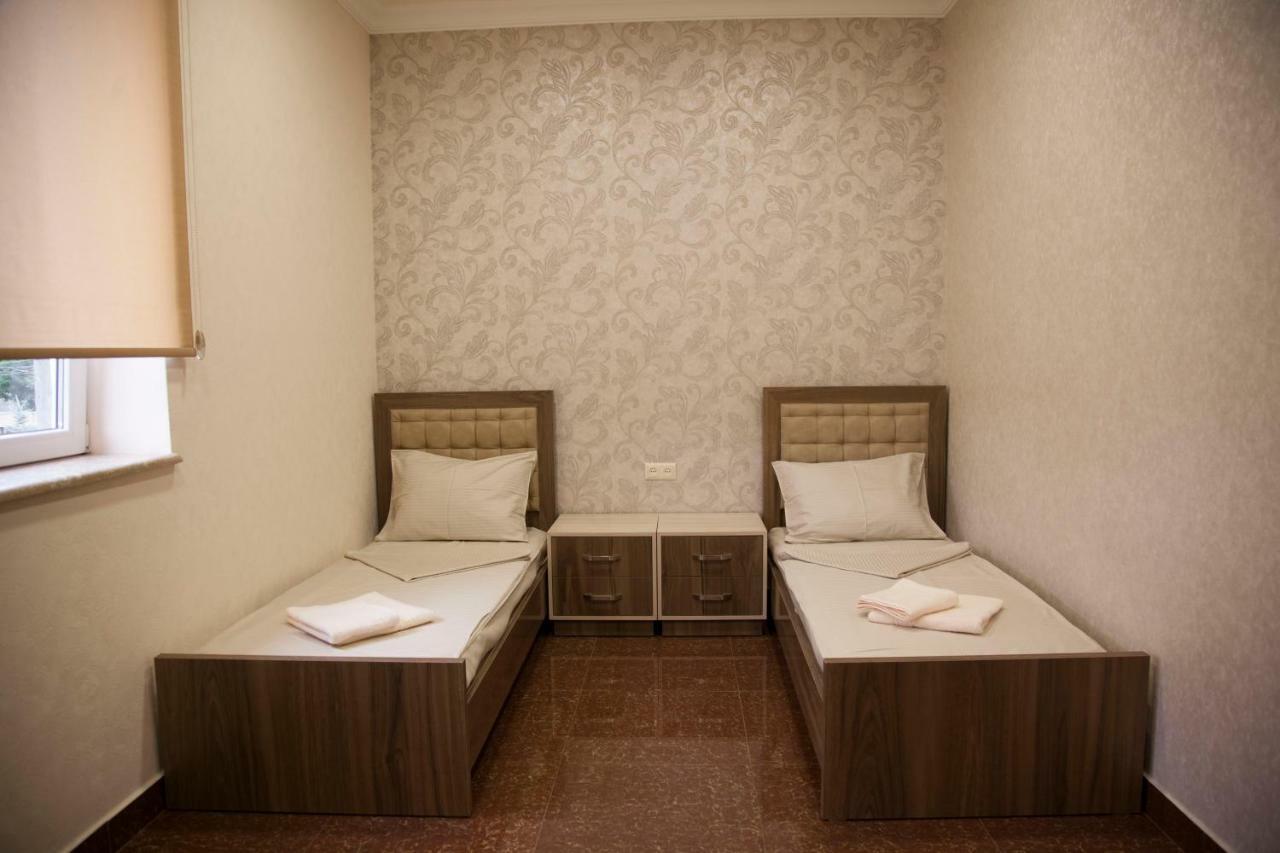 Liko Hostel Jerevan Buitenkant foto