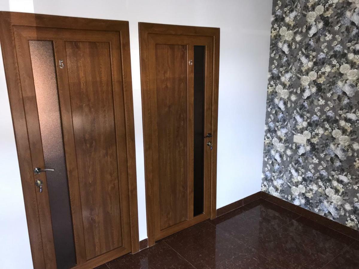 Liko Hostel Jerevan Buitenkant foto