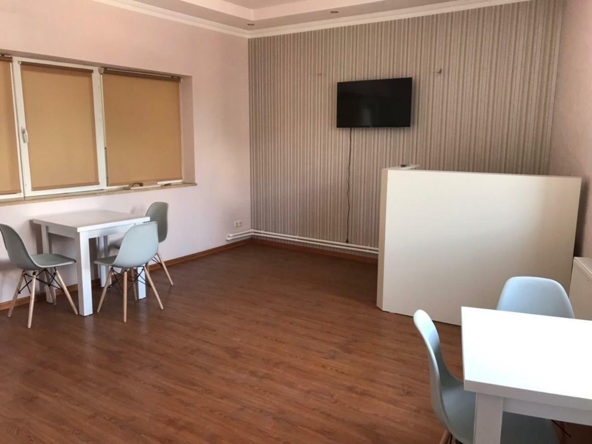 Liko Hostel Jerevan Buitenkant foto