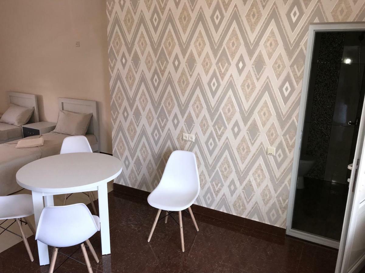 Liko Hostel Jerevan Buitenkant foto