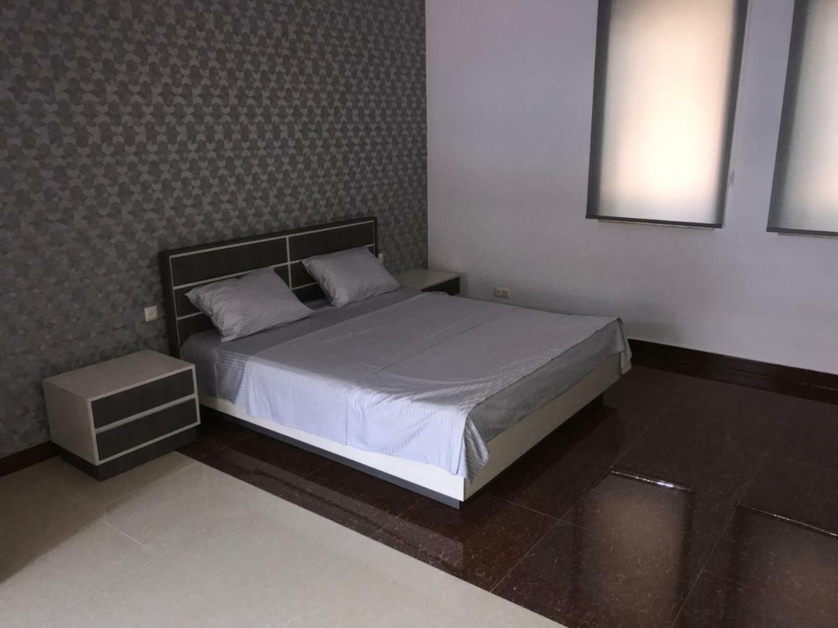 Liko Hostel Jerevan Buitenkant foto
