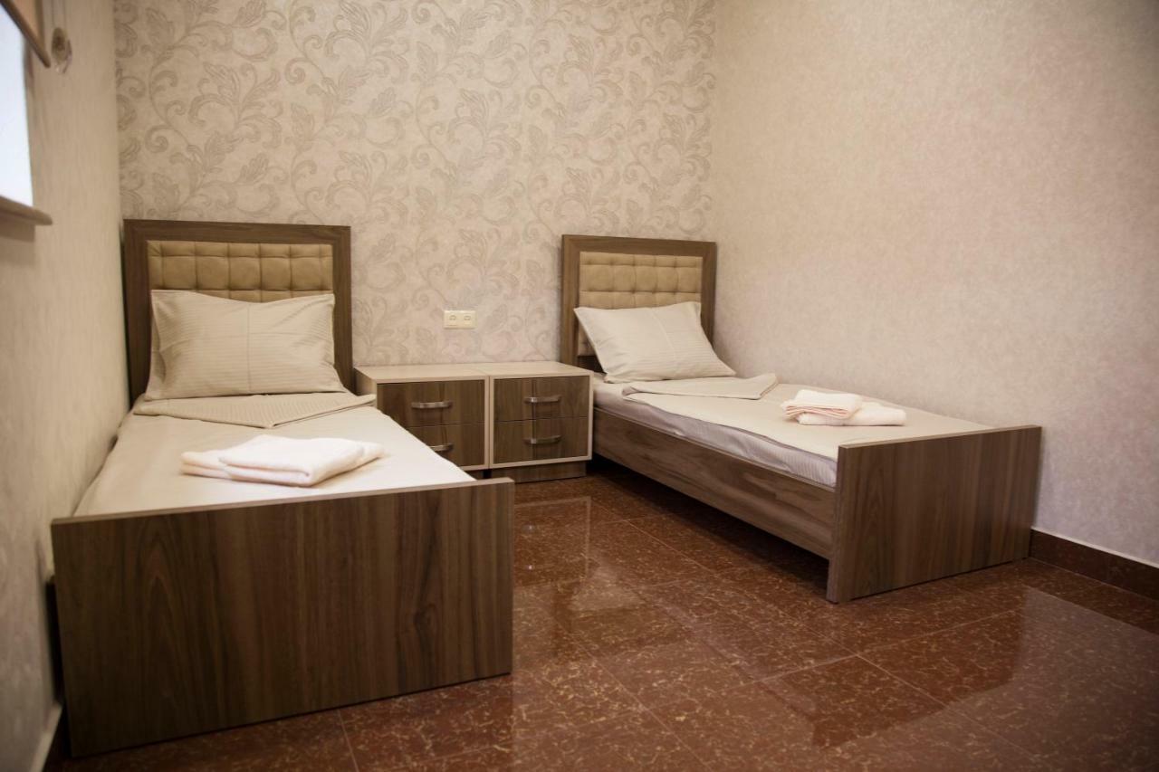 Liko Hostel Jerevan Buitenkant foto
